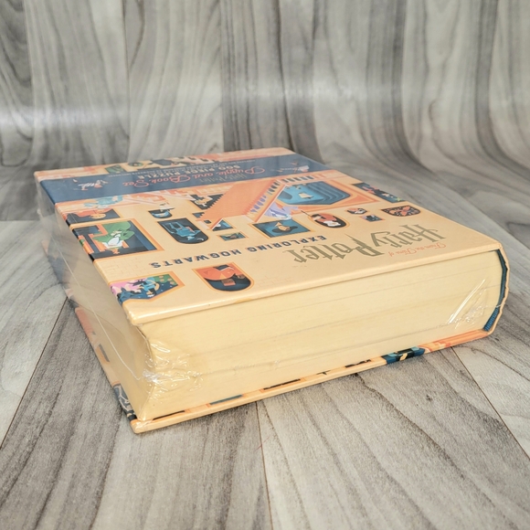 Harry Potter Exploring Hogwarts 500 Piece Puzzle in Keepsake Box & Guidebook NEW - Picture 5 of 5